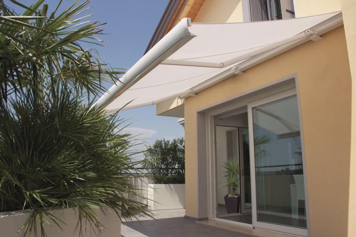 Toldo de braço articulado retrátil: perfeito para terraços e jardins Toldo de braço articulado retrátil: perfeito para terraços e jardins
